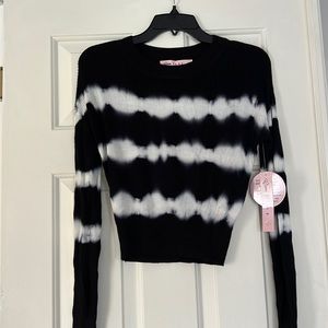 FAME, small, dark blue/ white